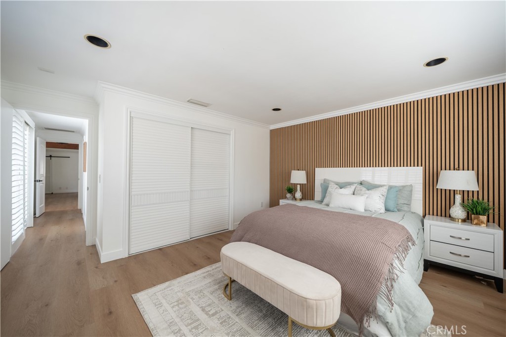 372 E Floral Property Photo 18