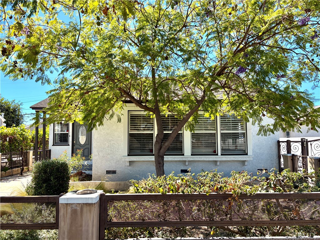 372 E Floral Drive Property Photo 1