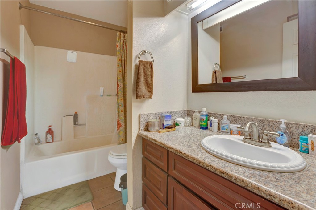 26196 Sanz B Property Photo 10
