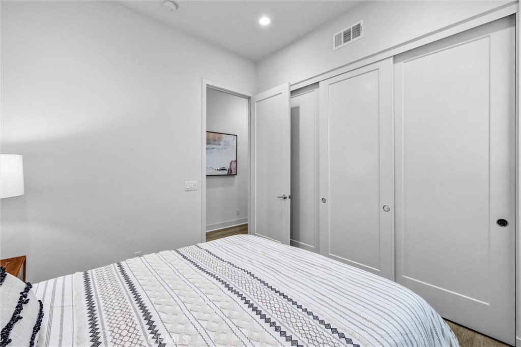 327 Novel Property Photo 21