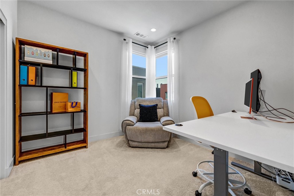 327 Novel Property Photo 30