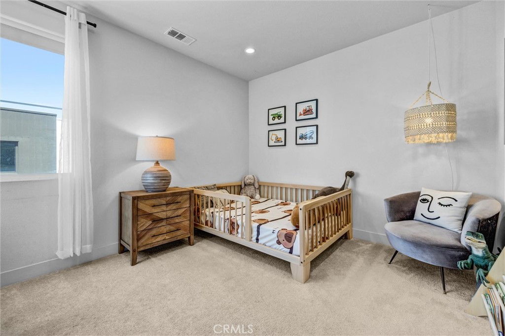 327 Novel Property Photo 34