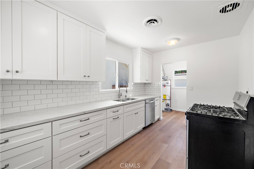 2929 N Studebaker Property Photo 6