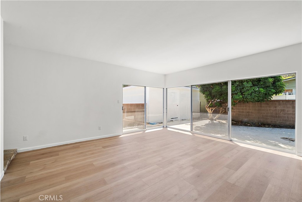 2929 N Studebaker Property Photo 8