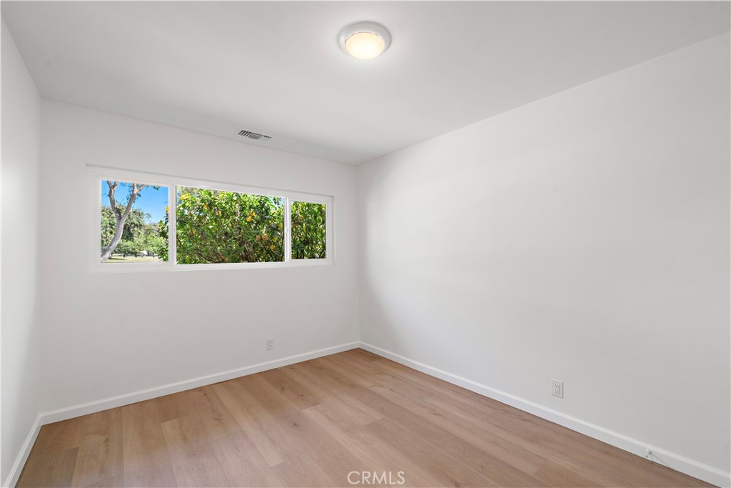 2929 N Studebaker Property Photo 9
