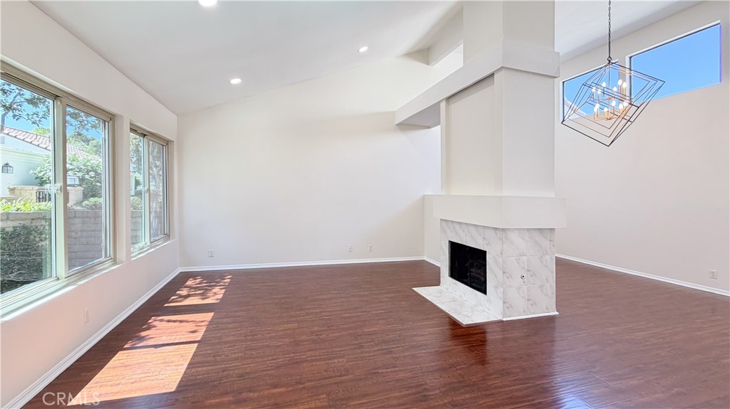 12 Navarre Property Photo 8