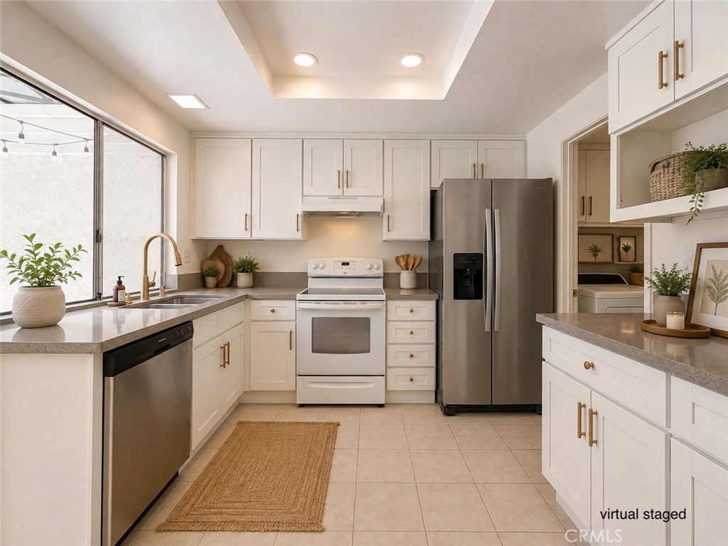 12 Navarre Property Photo 14