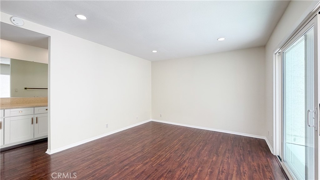12 Navarre Property Photo 27
