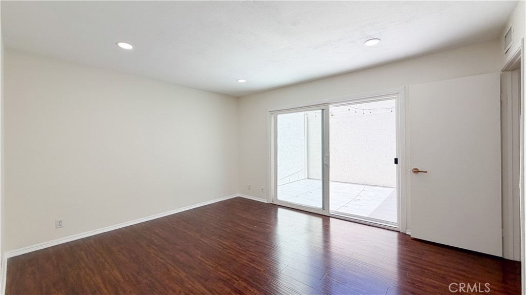 12 Navarre Property Photo 28