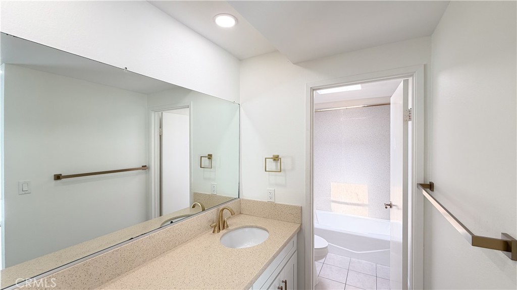 12 Navarre Property Photo 30
