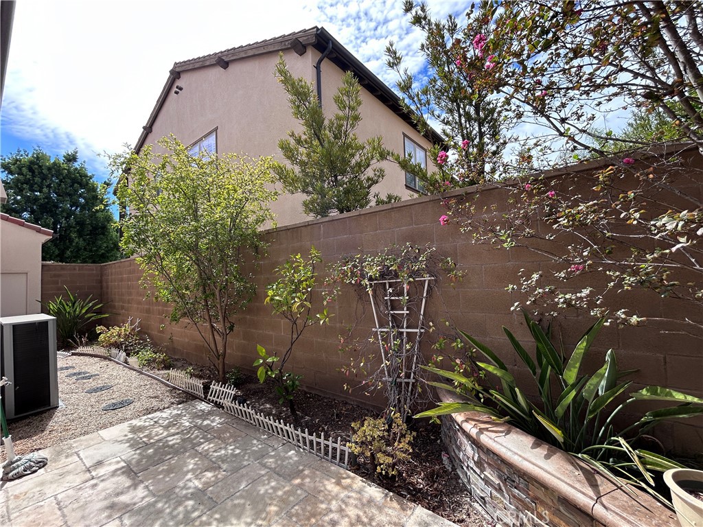 63 Elmdale Property Photo 24