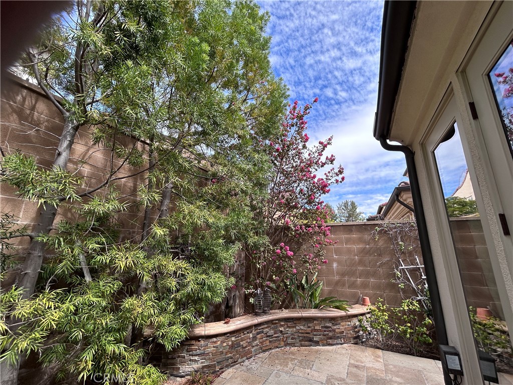 63 Elmdale Property Photo 25