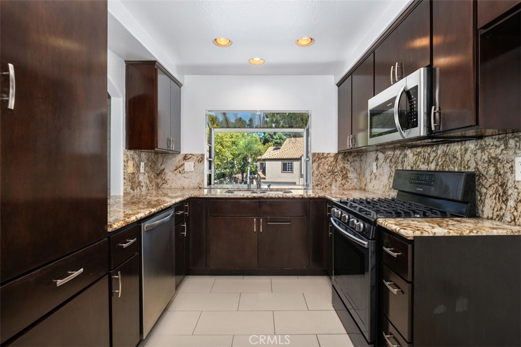 1 Via Abruzzi Property Photo 8