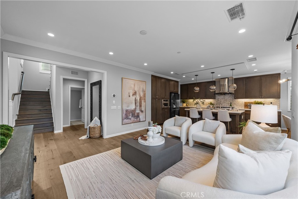 166 Frontier Property Photo 4