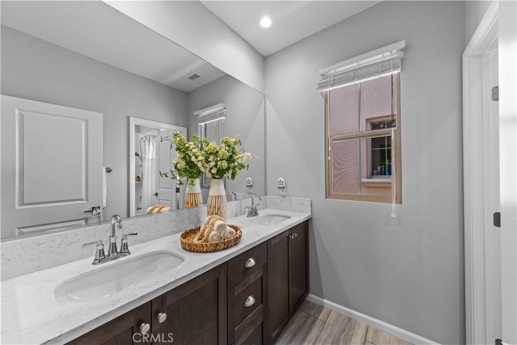166 Frontier Property Photo 28