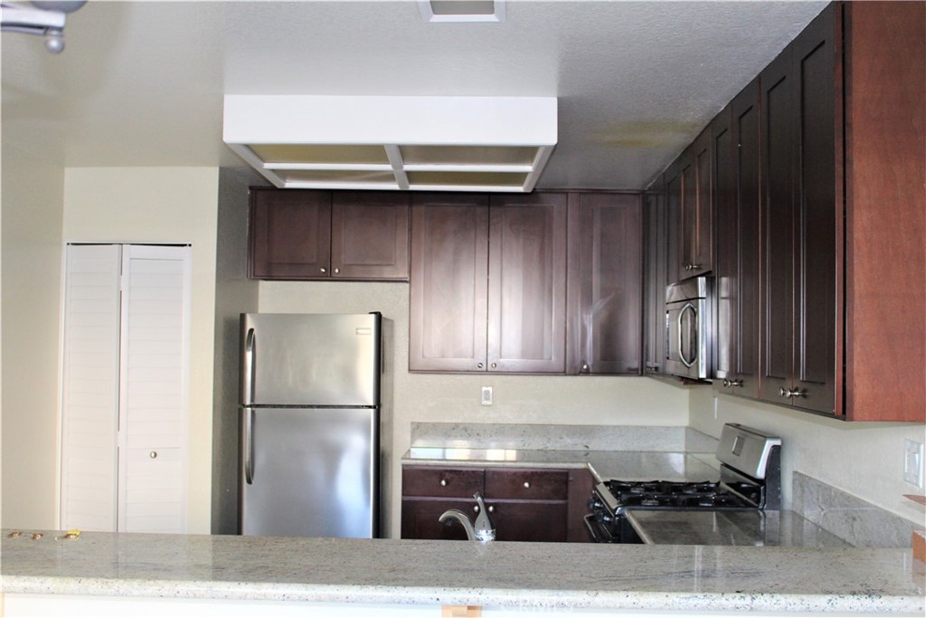 42 Columbia 11 Property Photo 3