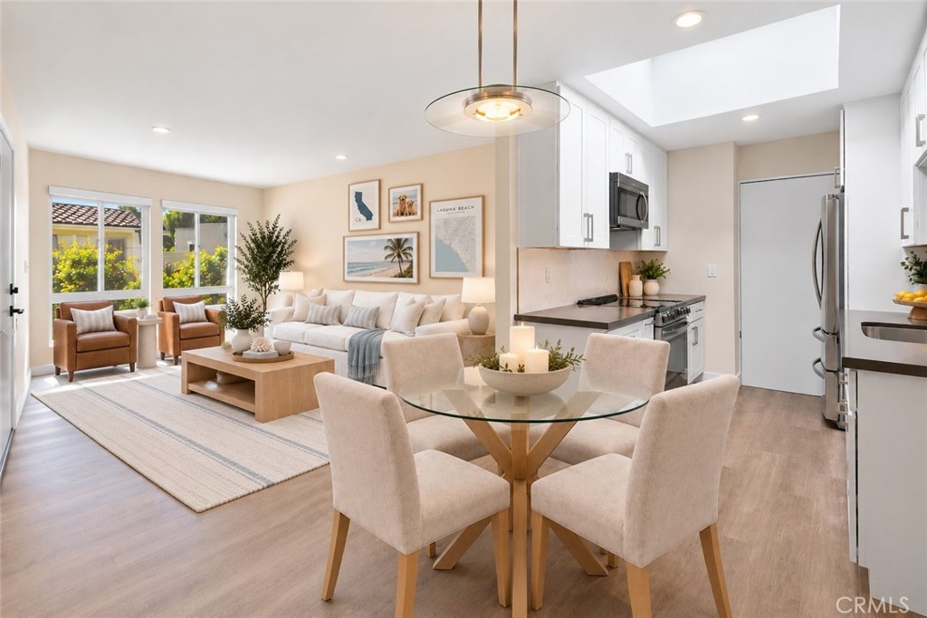 2200 Via Mariposa E Property Photo 1