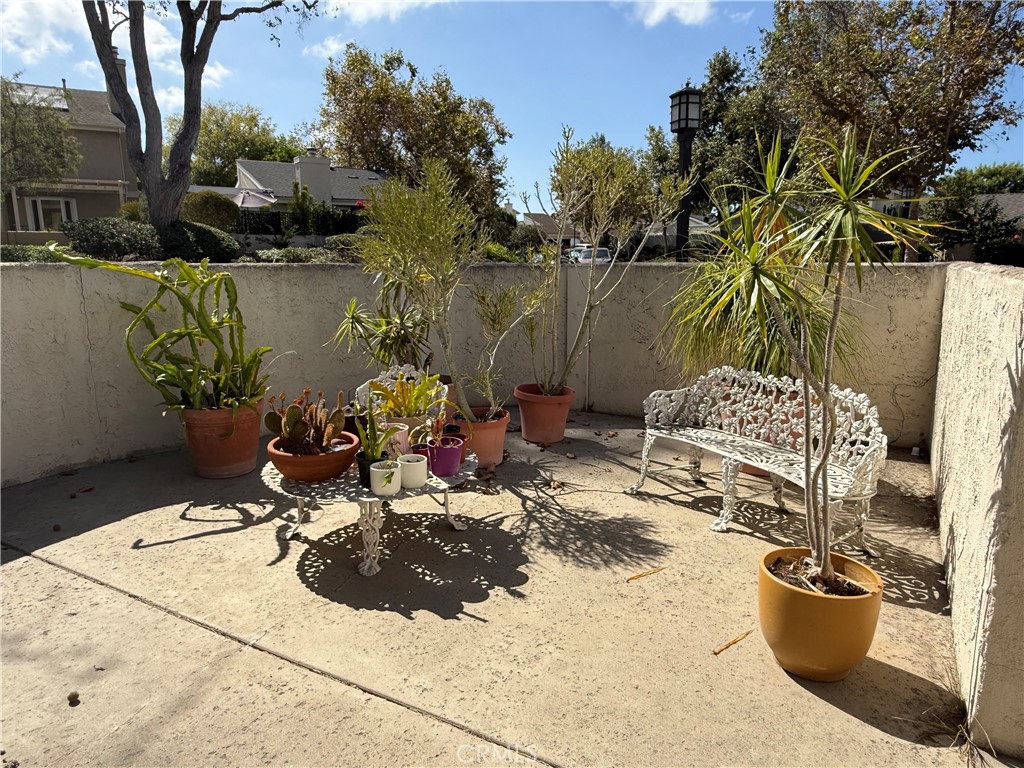 24305 Tahoe Court Property Photo 4