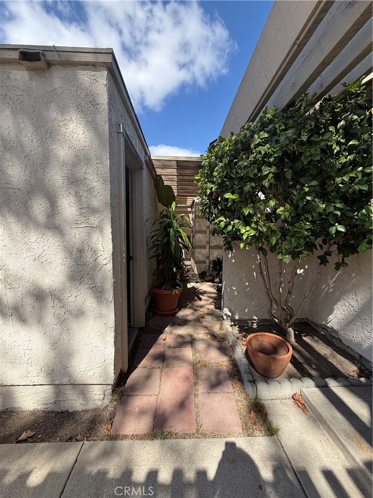 24305 Tahoe Court Property Photo 8