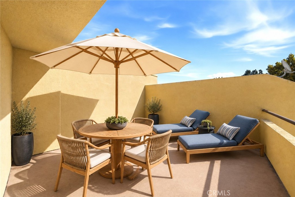 25712 Le Parc 46 Property Photo 3