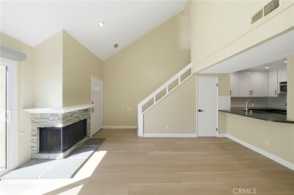 25712 Le Parc 46 Property Photo 9