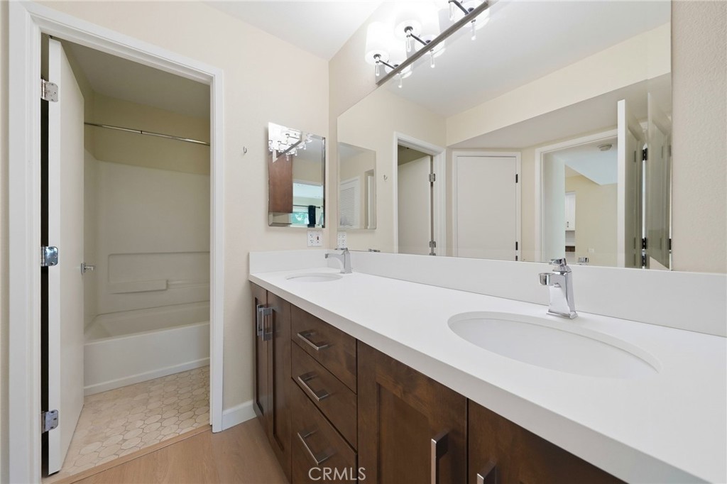 25712 Le Parc 46 Property Photo 28