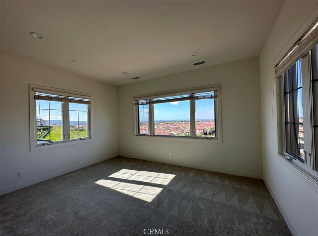 114 Spacial Property Photo 18