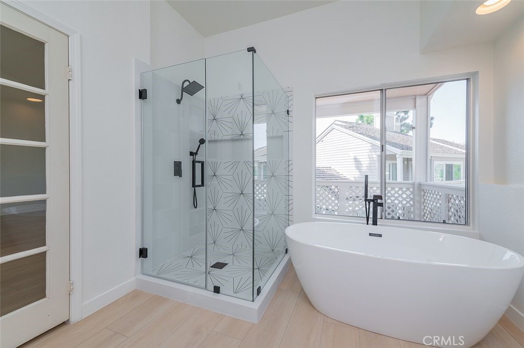 15 Harborcrest Property Photo 2