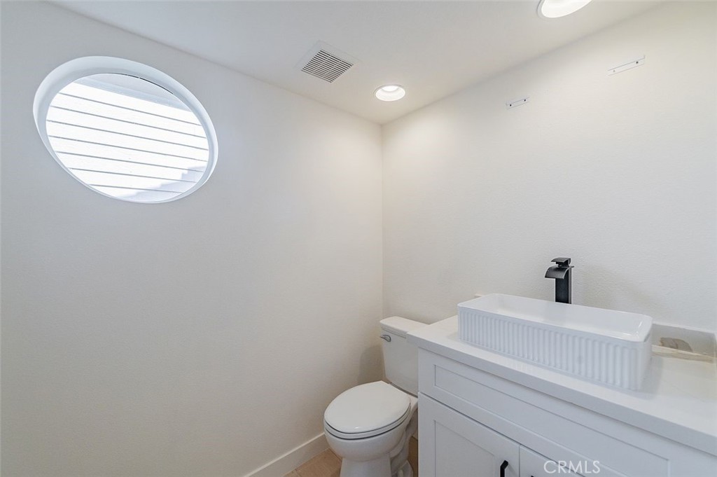 15 Harborcrest Property Photo 16