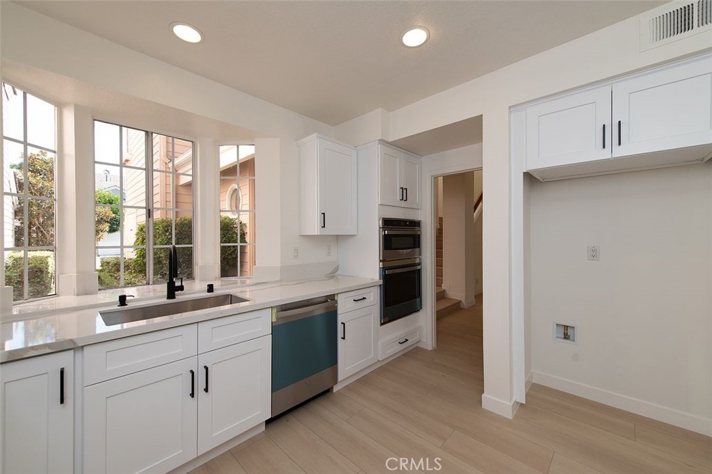 15 Harborcrest Property Photo 17