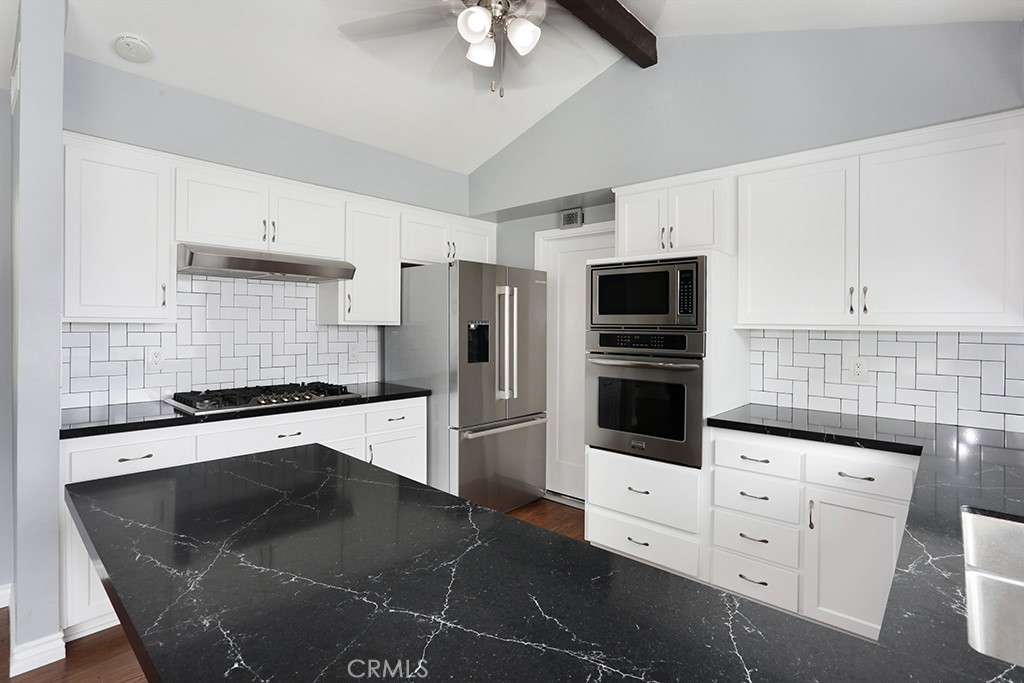33031 Driftwood Ct Property Photo 6