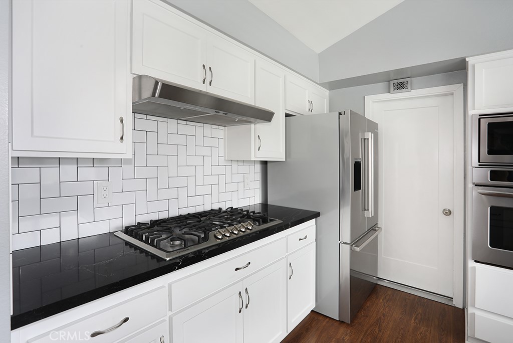 33031 Driftwood Ct Property Photo 7