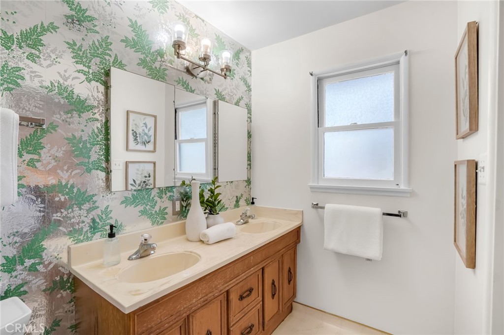 313 N Bel Air Street Property Photo 45