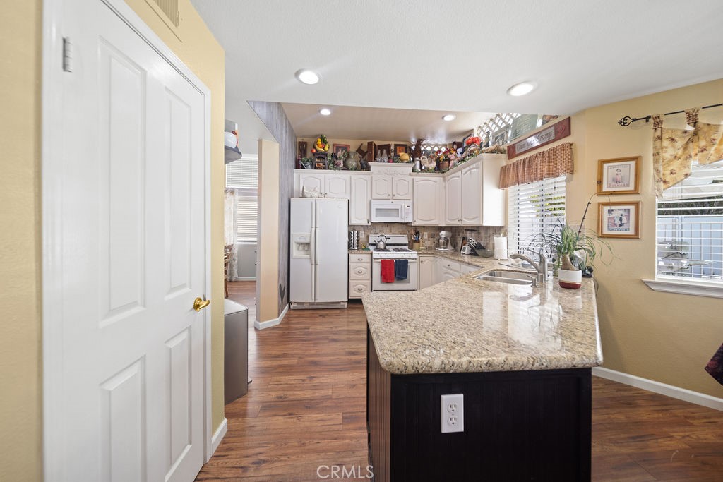 39521 Via Temprano Property Photo 16