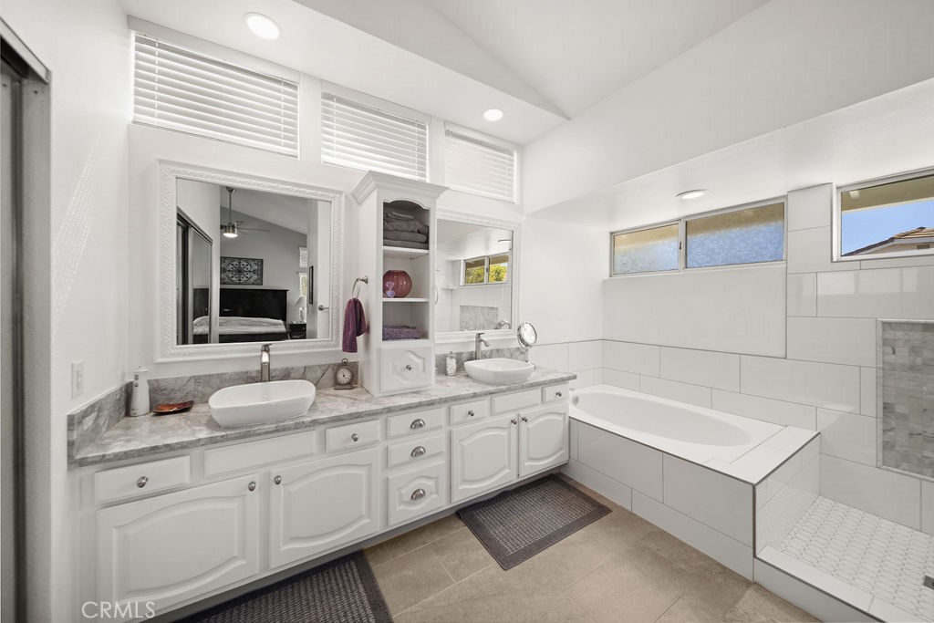 39521 Via Temprano Property Photo 28