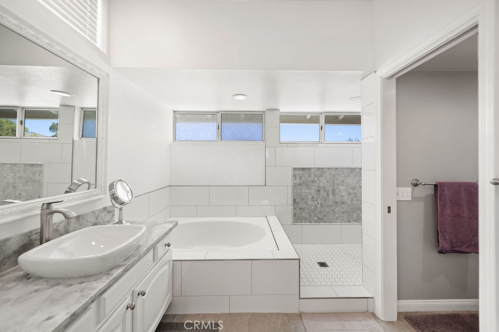 39521 Via Temprano Property Photo 30