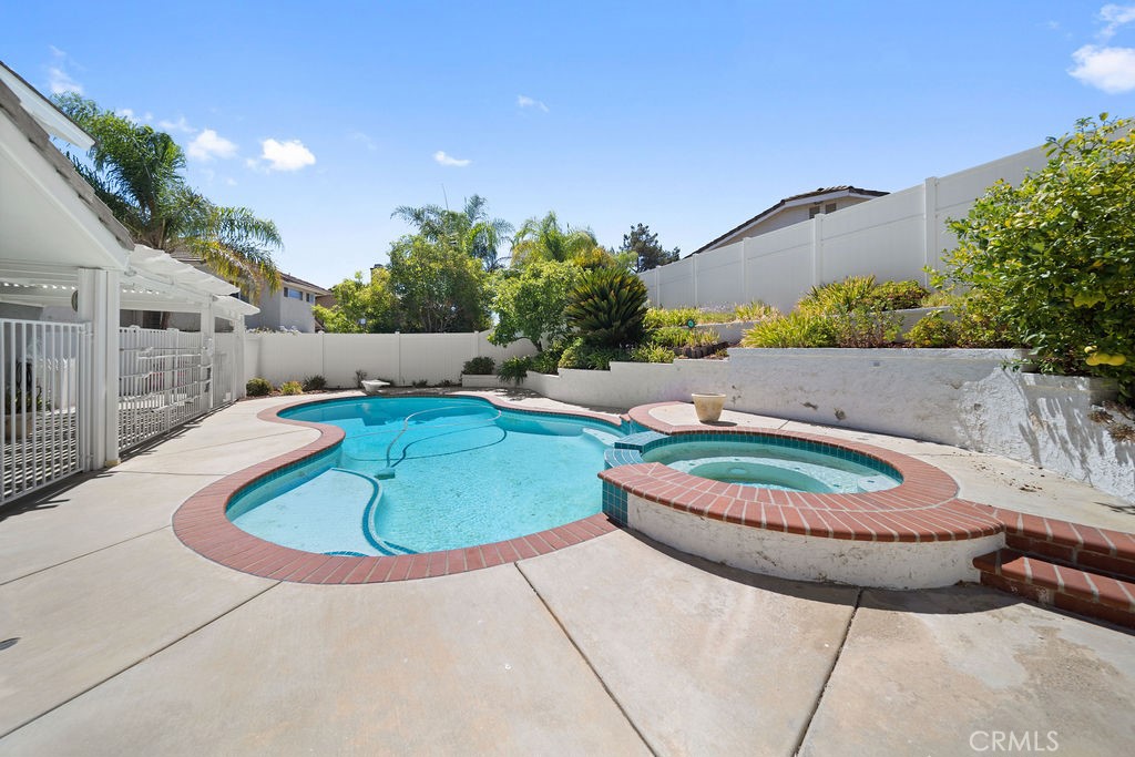 39521 Via Temprano Property Photo 46