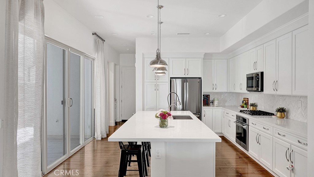 111 Frame Property Photo 4