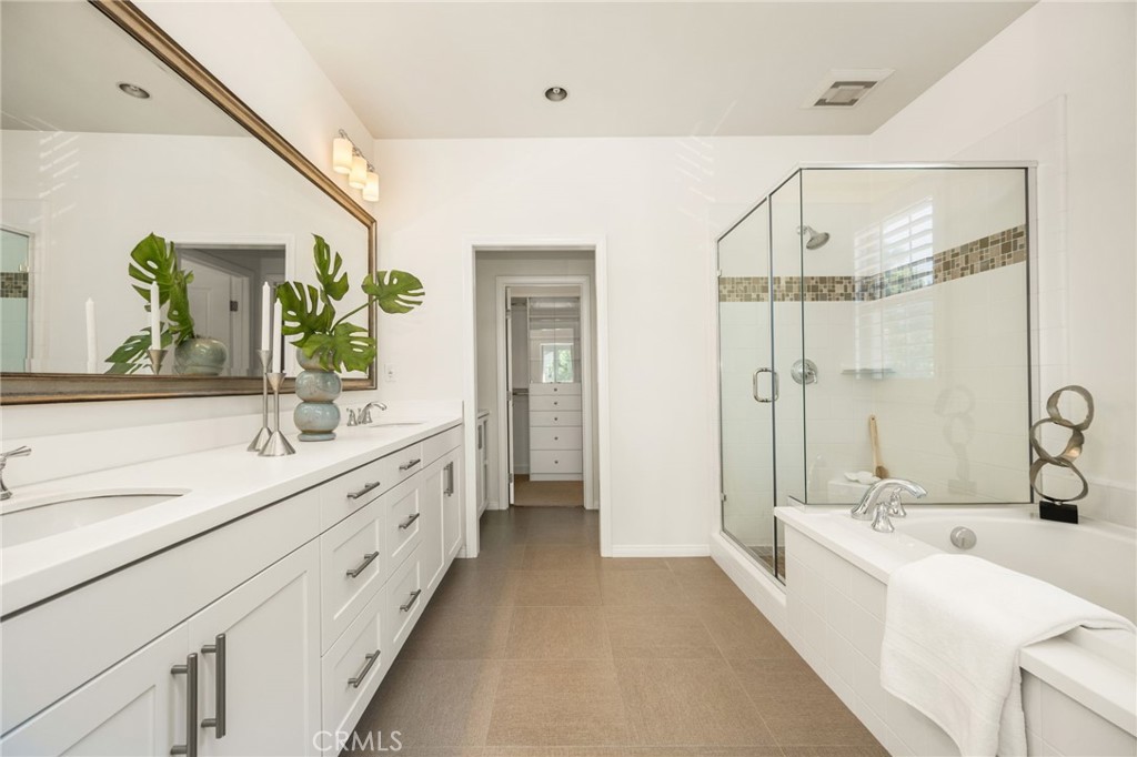 61 Cactus Flower Property Photo 25