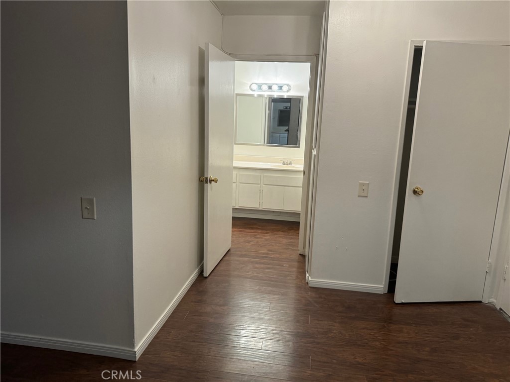 5460 White Oak Property Photo 10
