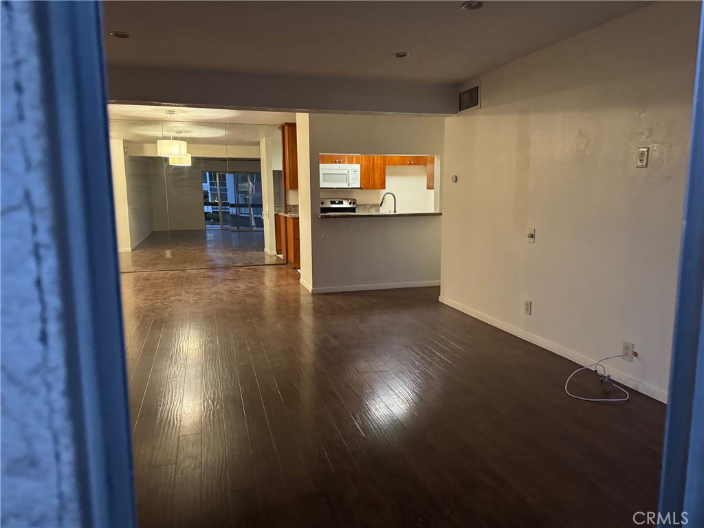 5460 White Oak Property Photo 13