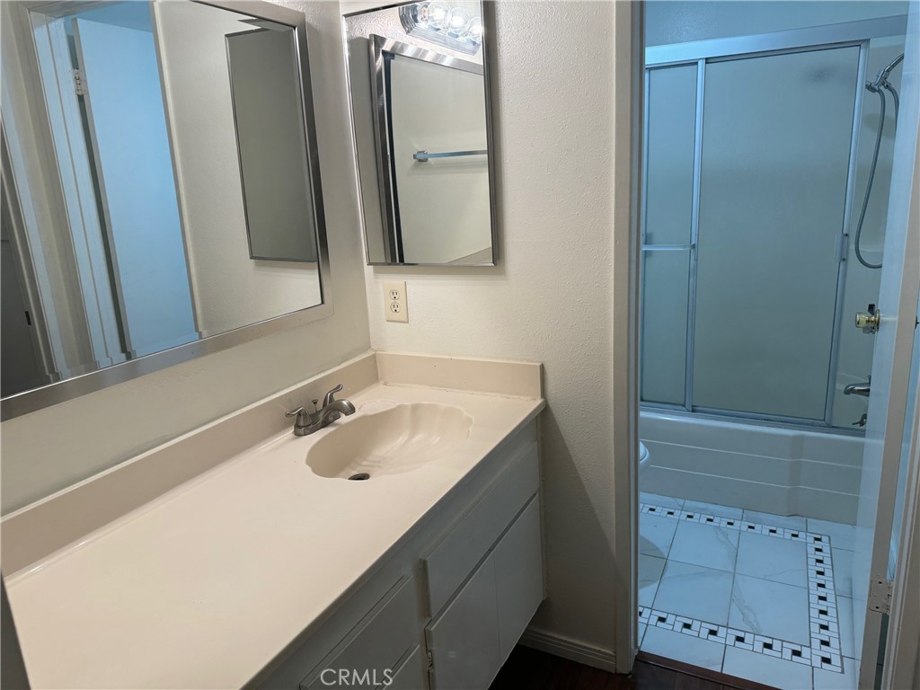 5460 White Oak Property Photo 18