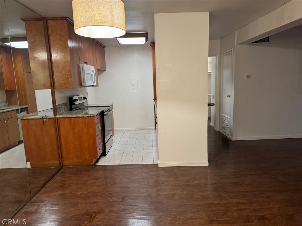 5460 White Oak Property Photo 26