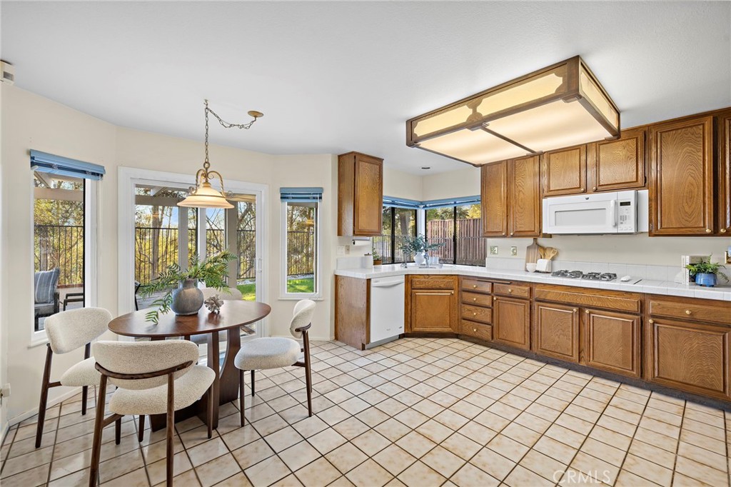 2000 Shaded Wood Road Property Photo 11