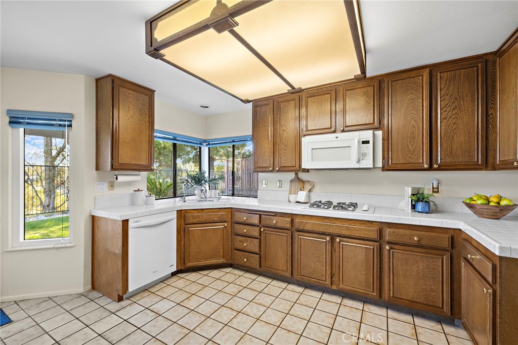 2000 Shaded Wood Road Property Photo 12
