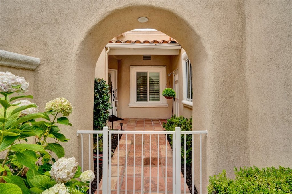 77 Via Barcaza Property Photo 4
