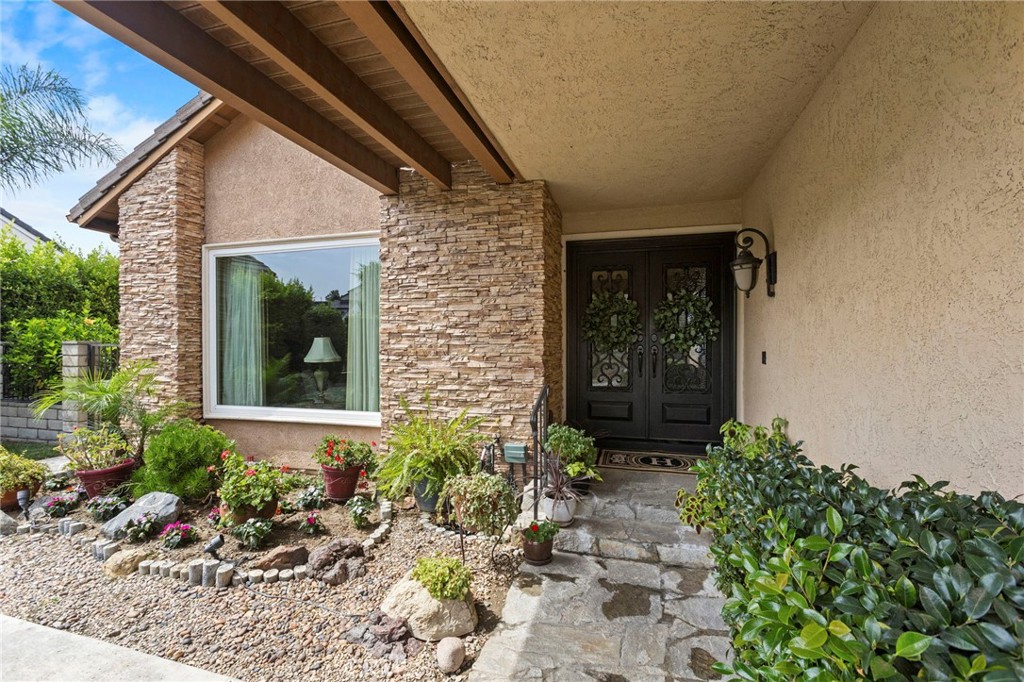 11917 Rustic Hill Property Photo 2