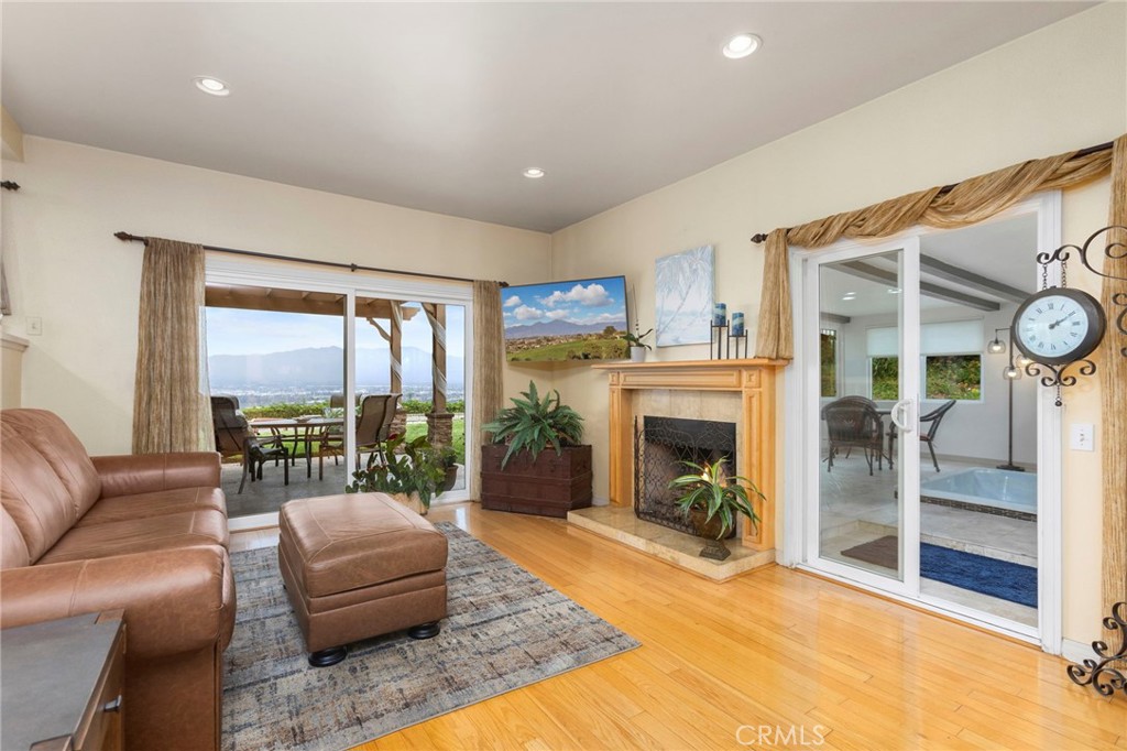 11917 Rustic Hill Property Photo 5