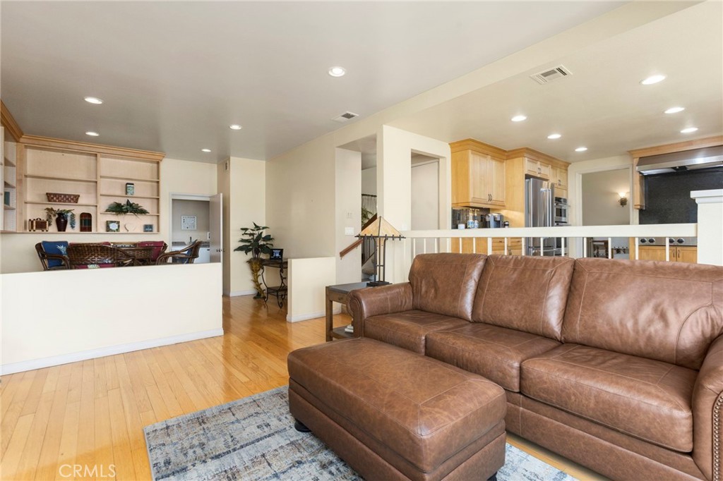 11917 Rustic Hill Property Photo 7