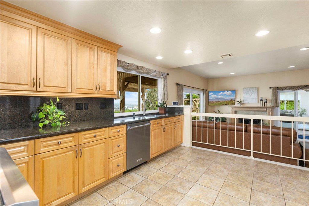 11917 Rustic Hill Property Photo 14